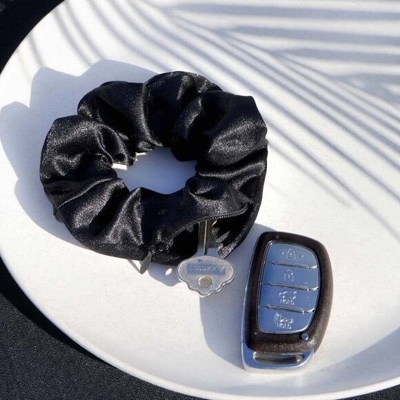 Satin Scrunchies 3 Pack with Hidden Zipper Pockets for Women All Hair Types main image 6